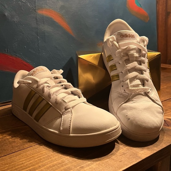 Adidas Women’s Grand Court Tennis Shoes - Picture 4 of 9